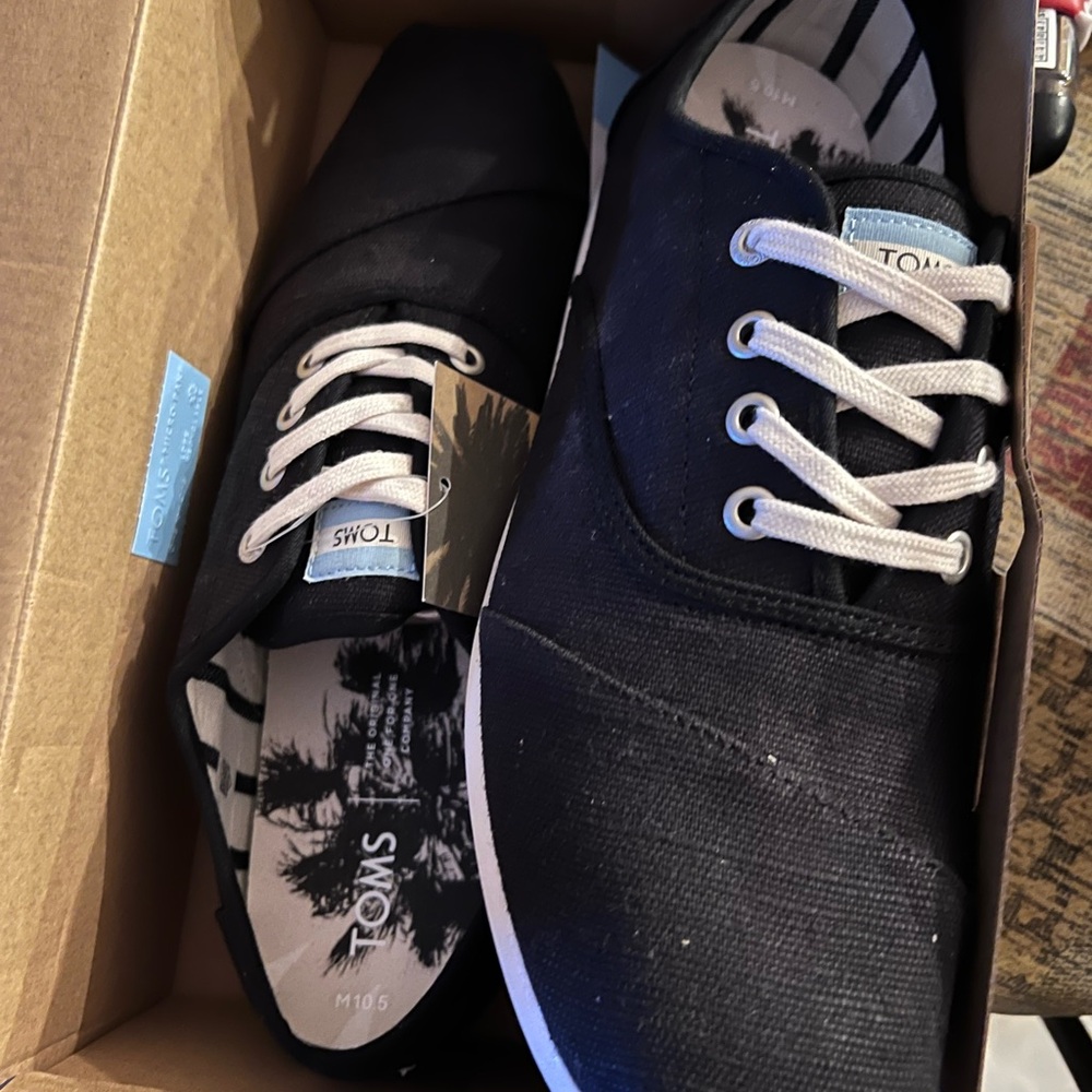 Toms Men's Black Canvas Slip-On Sneakers with White Laces